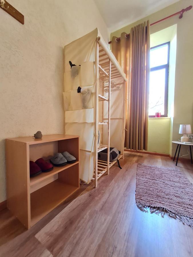 Ex-Block District Charming Studio Apartment With Treeish Sorrounding View! Tirana Exterior foto